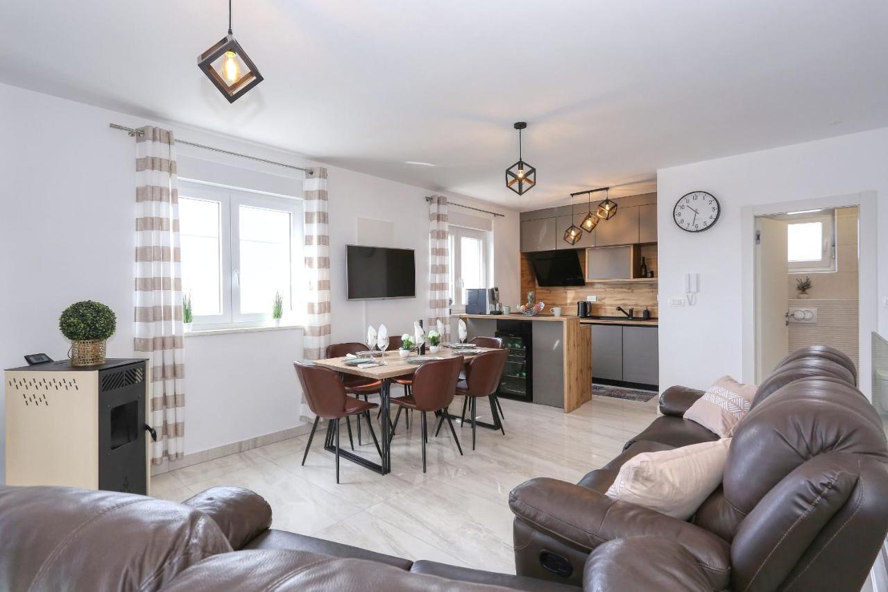 Luxury Apartment Isabell Затон Екстер'єр фото