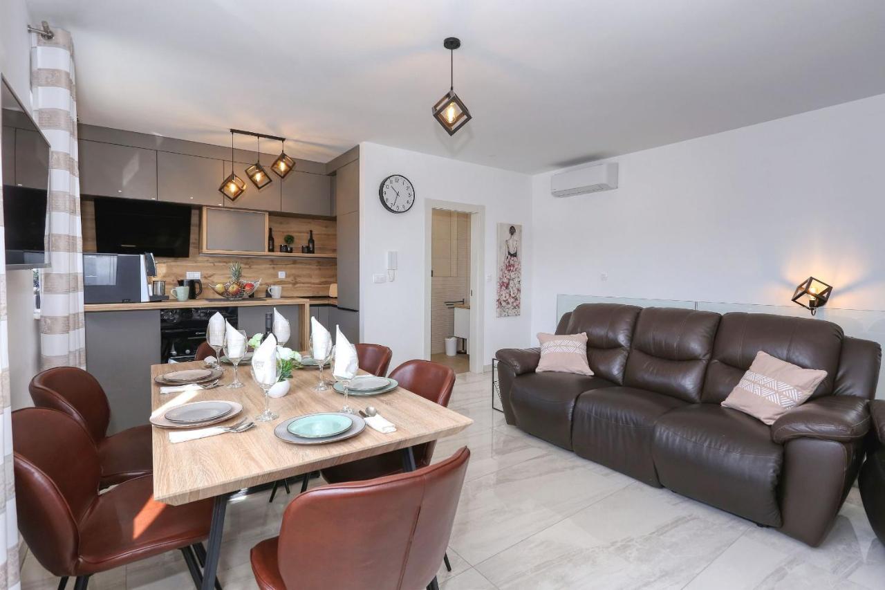 Luxury Apartment Isabell Затон Екстер'єр фото